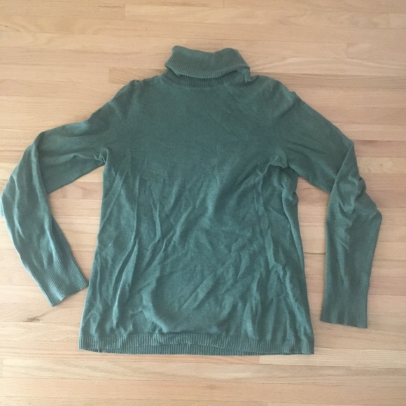 GAP Turtleneck Sweater Size Medium - Picture 1 of 3